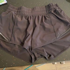 Lululemon Hotty hot shorts 2.5 inch
